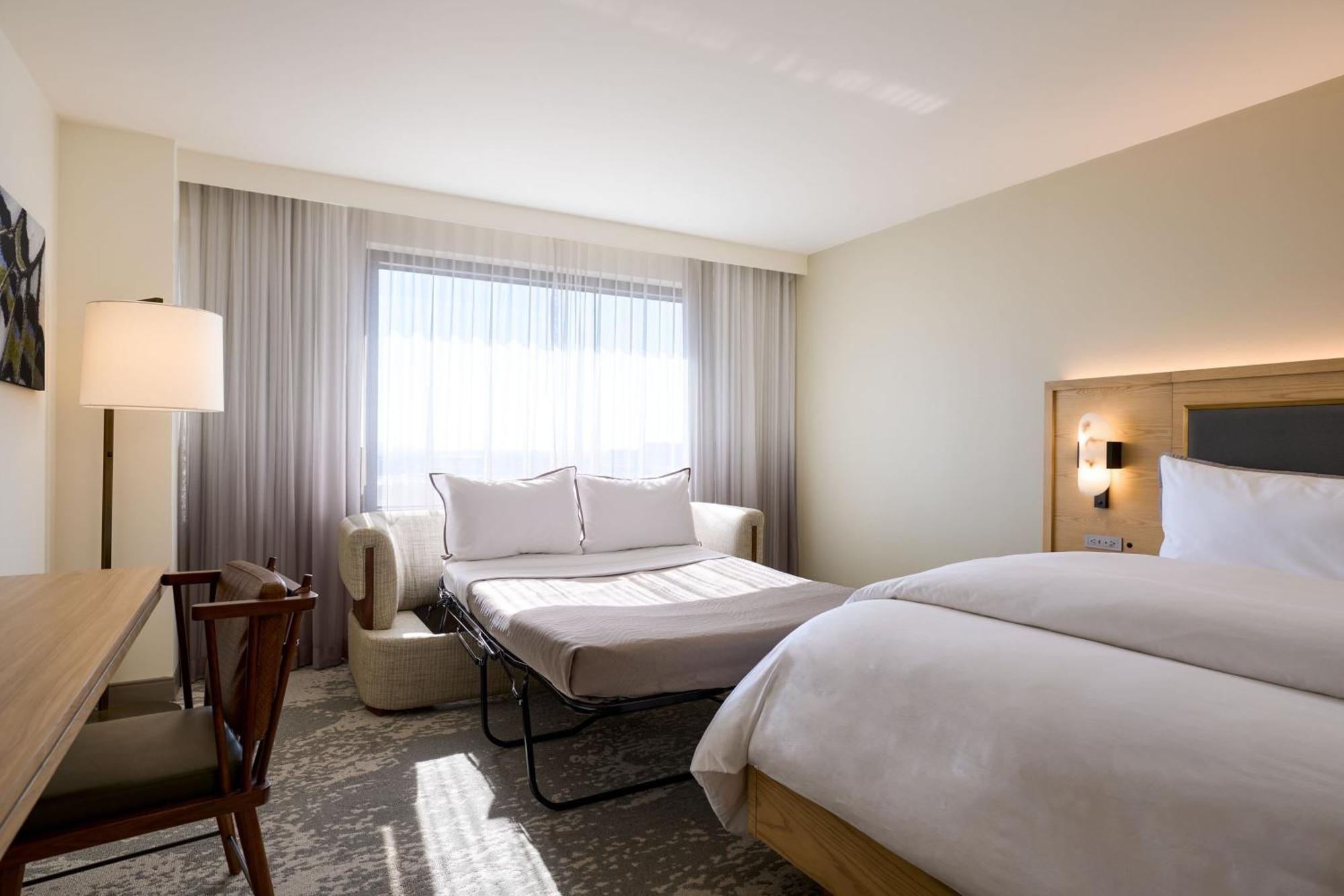 The Westin Angeles Airport Hotel 4*
